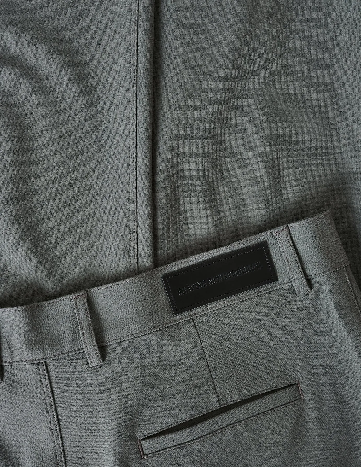 Essential Pants Regular Urban Green