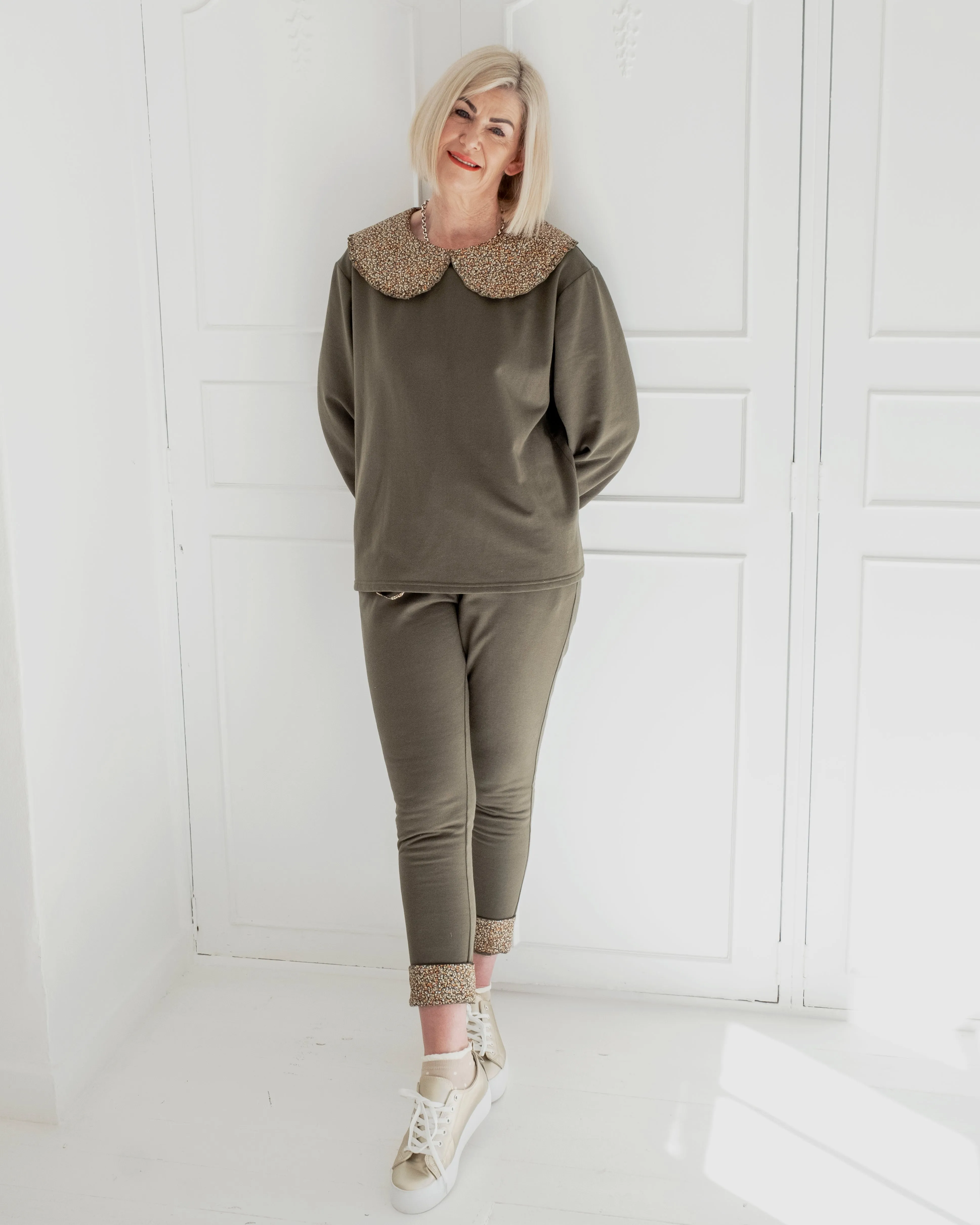 Floral Tracksuit Pants in Olive